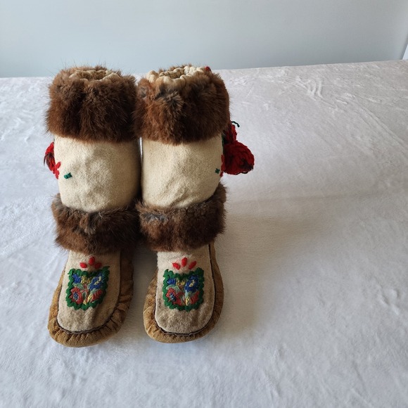 VTG Leather Moccasins Mukluks Native American Made Suede Fur Wool Embroidery 70s - Picture 7 of 16